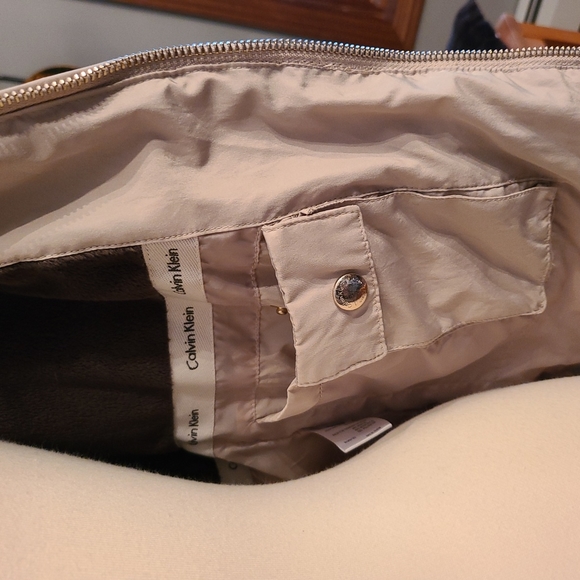 Calvin Klein Puffer jacket - Picture 5 of 8